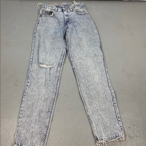 distressed levis jeans